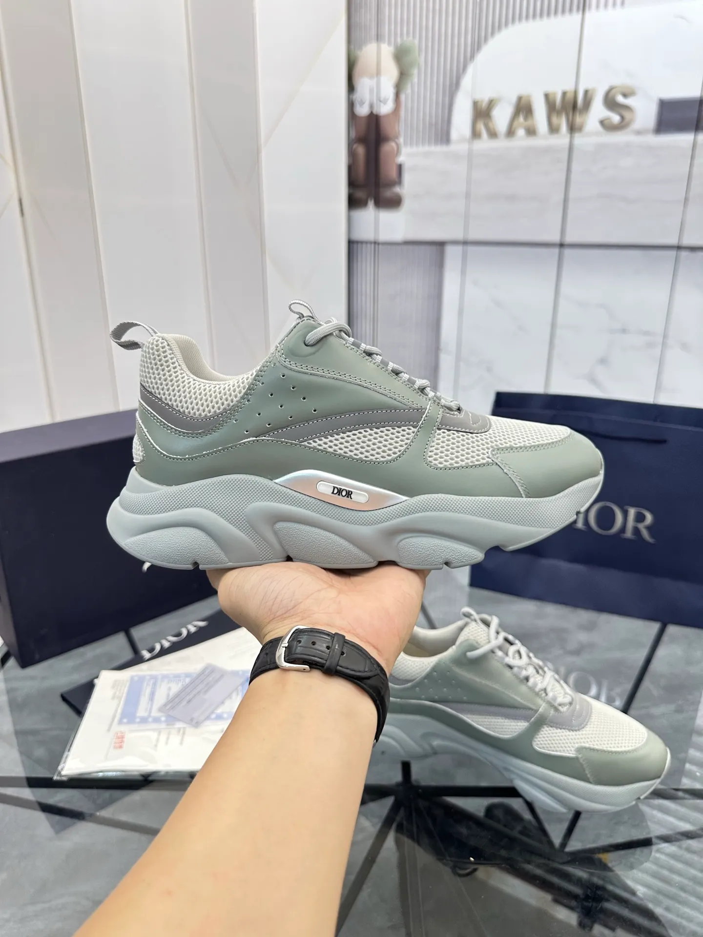 Men's shoes: 💰P460¥ Ready in Guangzhou, fully packaged Product trademark: Dior* "Dior*" low-top casual shoes Regular size: 38-46 (can be customized to 47) B22 Product materials: imported cowhide leather upper spliced ​​with original fabric, breathable lining, original outsole. Number: 920